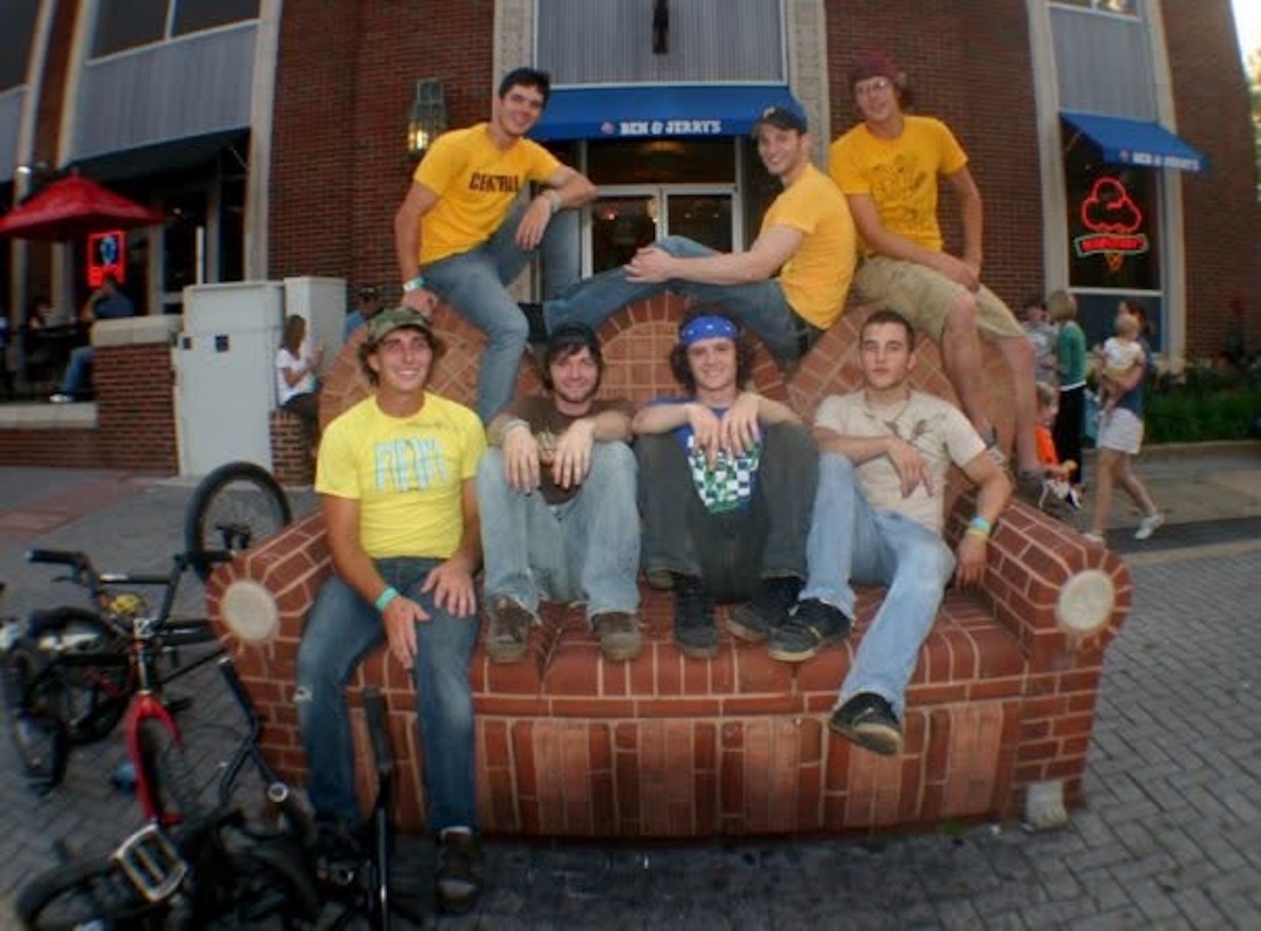 MP BMX Crew — The whole squad downtown