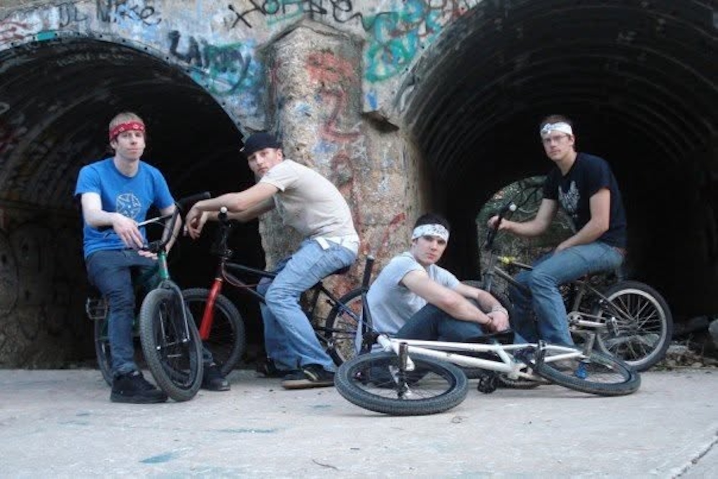 MP BMX Crew — Tunnel crew portrait